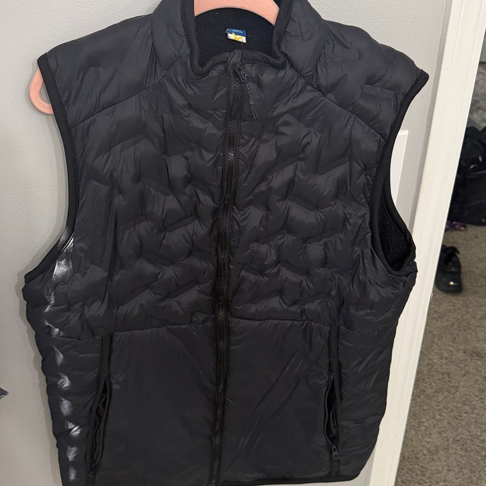 Old Navy Black Puffer Vest